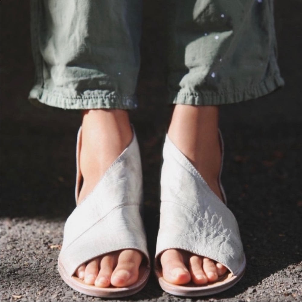 EUC Worn Once Free People Mont Blanc Sandal In Dove Grey Leather Size 9